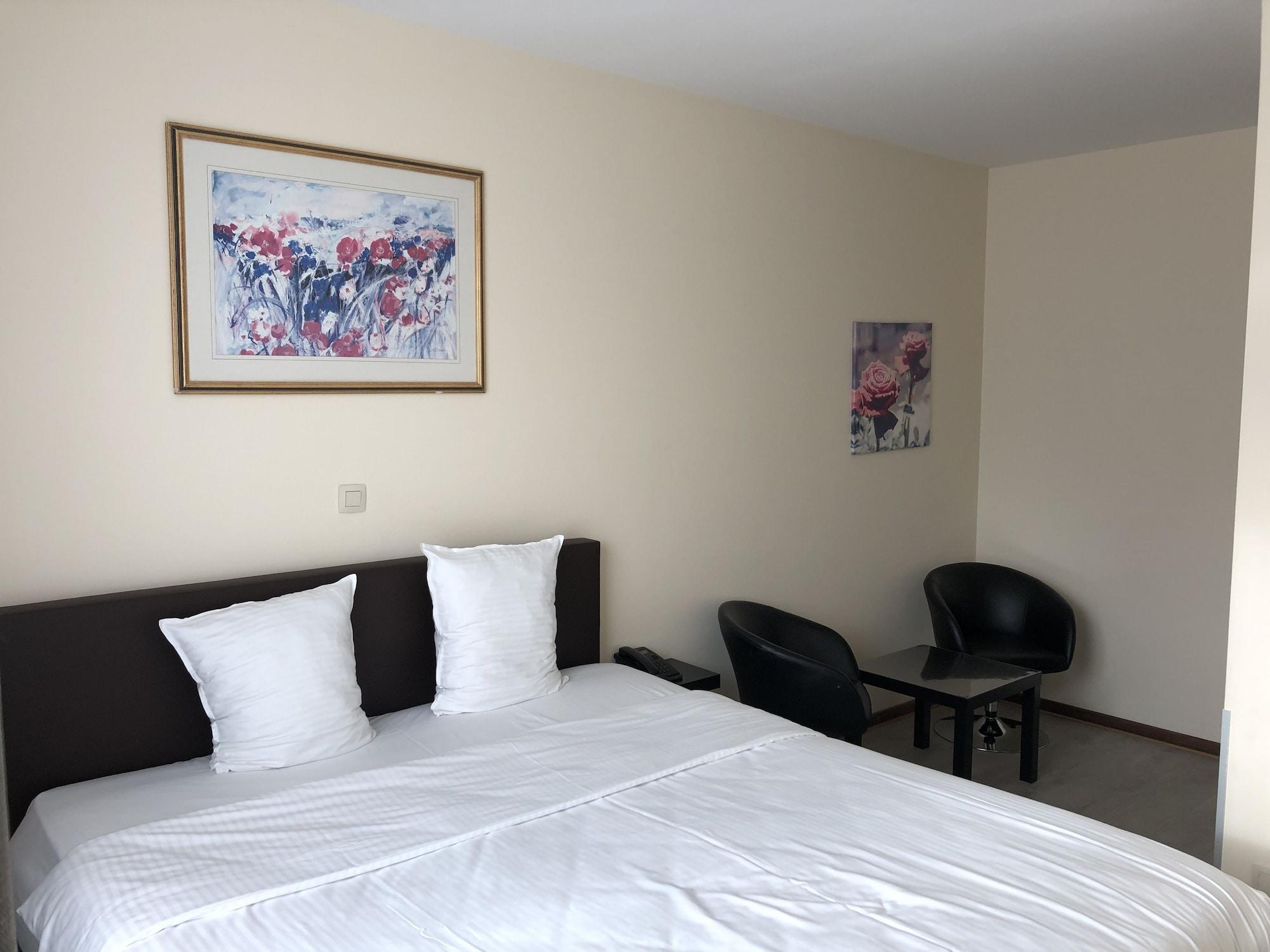 布鲁塞尔斯利纳酒店 Sint-Jans-Molenbeek 外观 照片