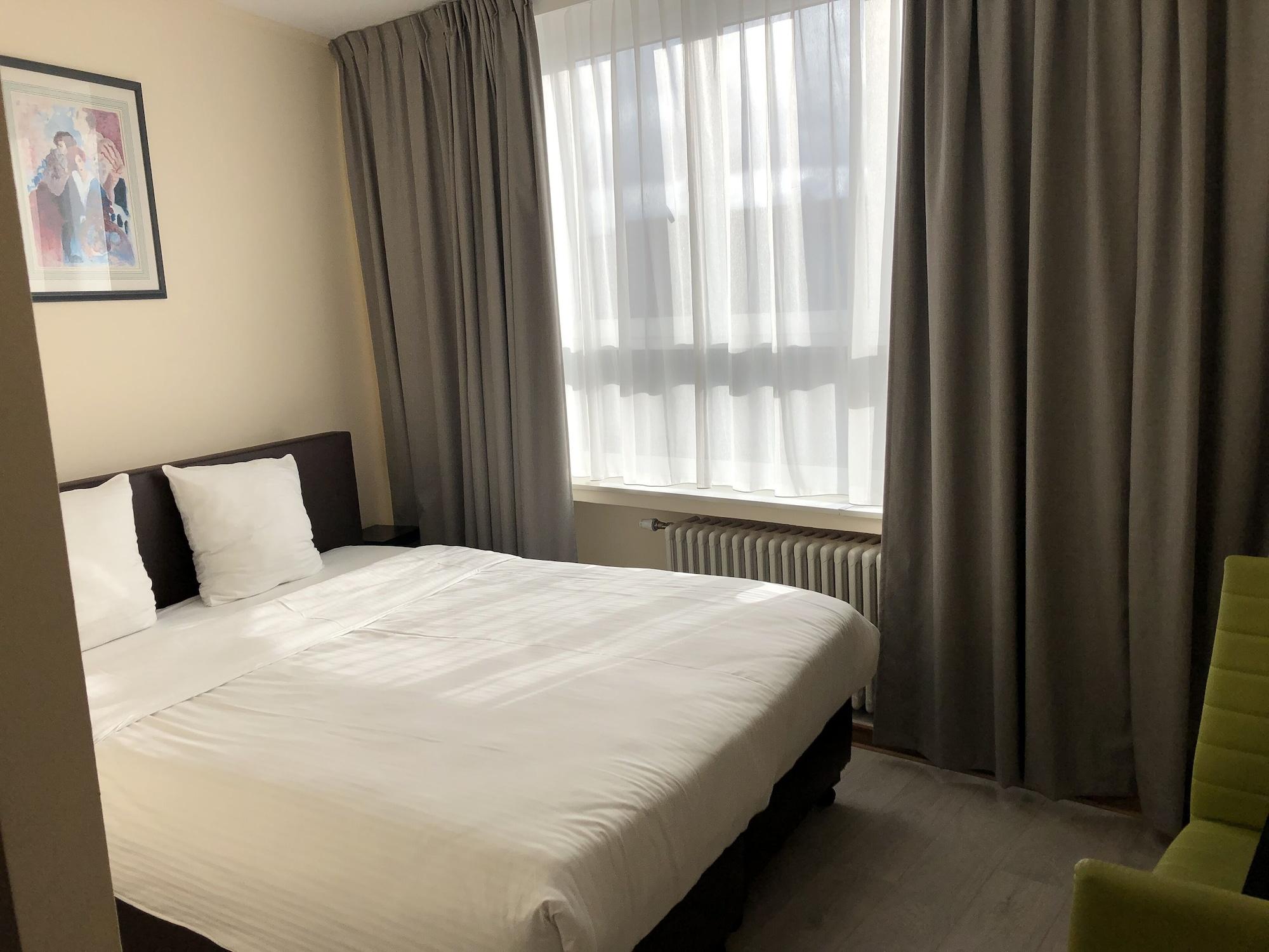 布鲁塞尔斯利纳酒店 Sint-Jans-Molenbeek 外观 照片